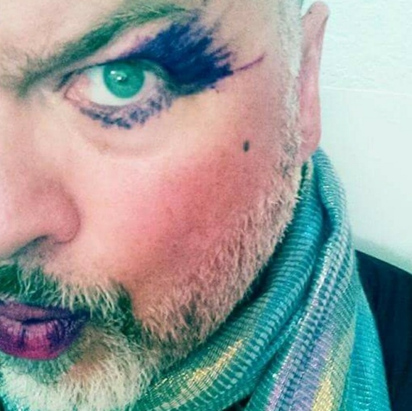 Meet Your Posher, LLiam... - Picture 2 of 8